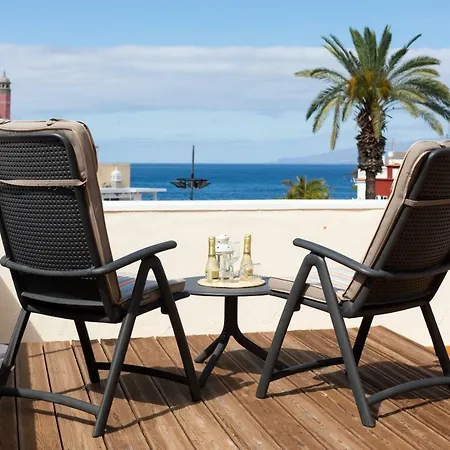 Plaza Apartment *